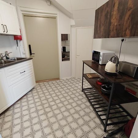 Kalle'S Unluxury Guest House Cl0Sed From 1St Of Feb 2025 هلسنكي المظهر الخارجي الصورة