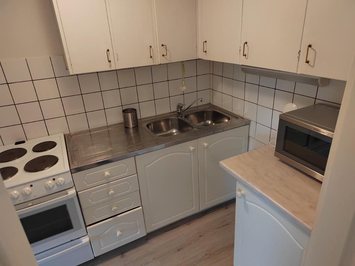 Kalle'S Unluxury Guest House Cl0Sed From 1St Of Feb 2025 هلسنكي الغرفة الصورة